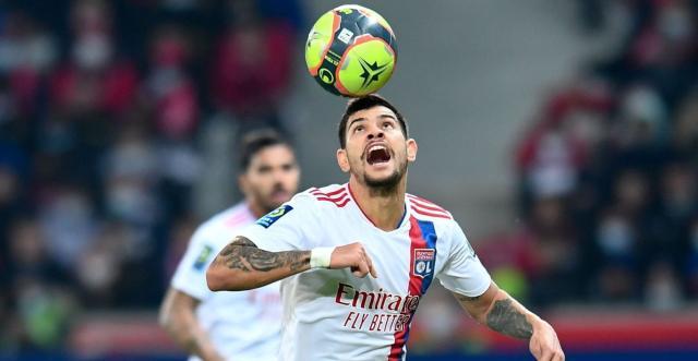 1643336663060001477.jpg Desktop_2122_UKL1_Lyon_Guimaraes_head_ball.jpg